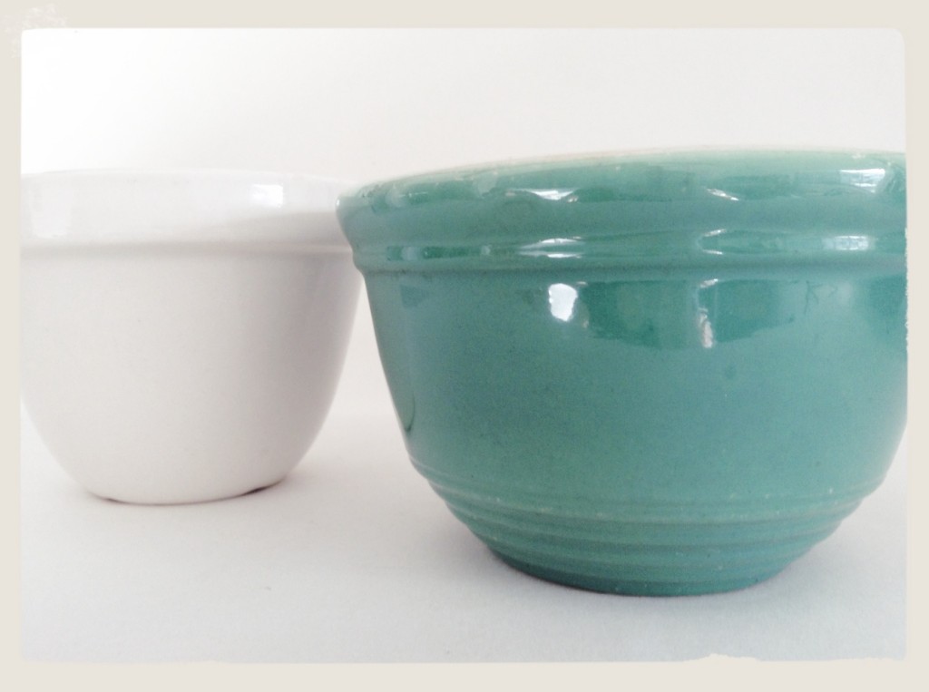 green and white bowl